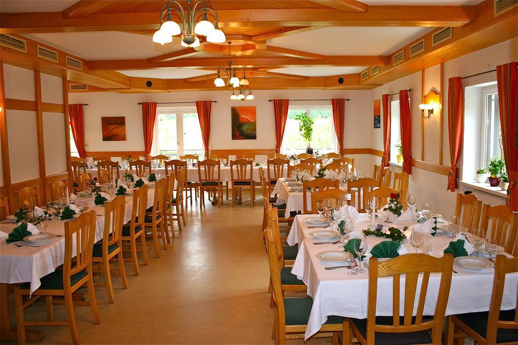 Gasthaus - Gaestehaus Schusterbauer Rein Buitenkant foto