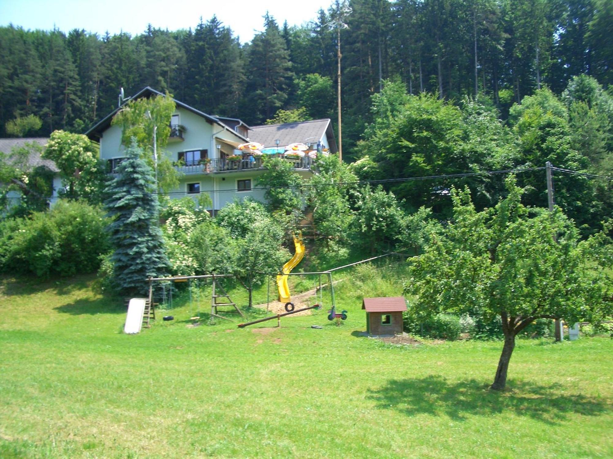 Gasthaus - Gaestehaus Schusterbauer Rein Buitenkant foto