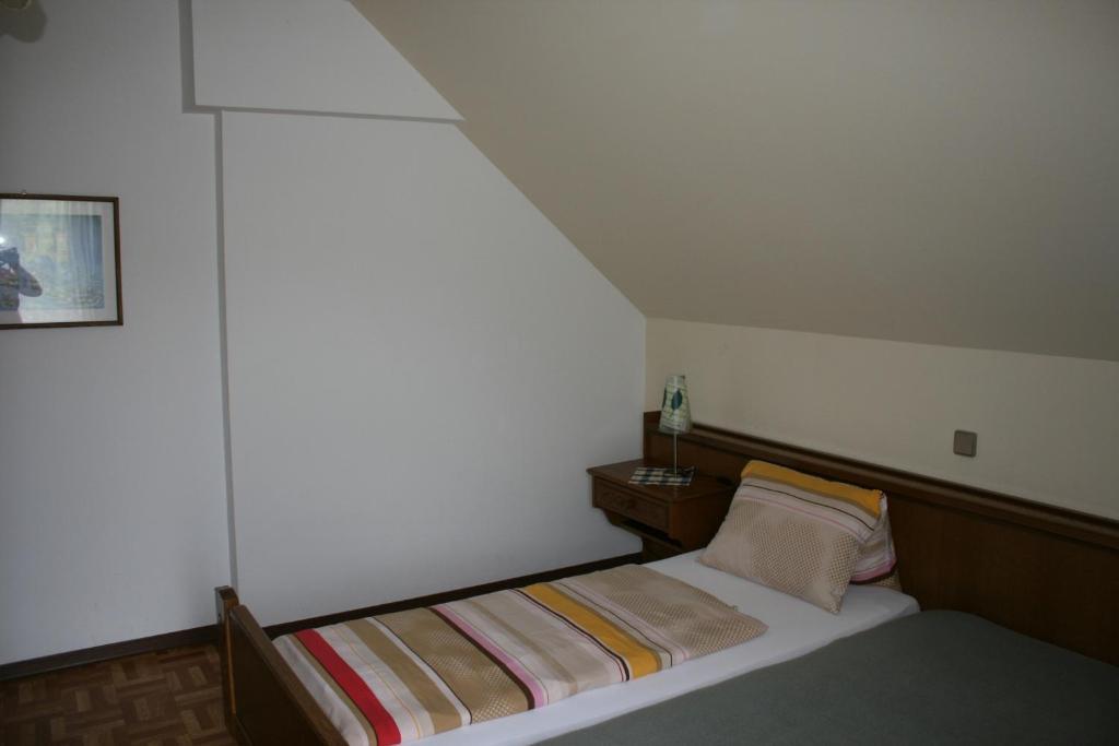 Gasthaus - Gaestehaus Schusterbauer Rein Kamer foto